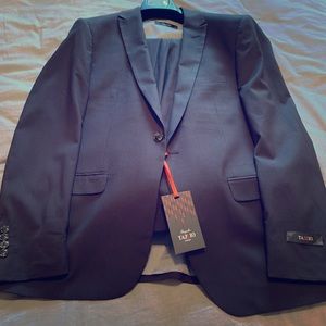 42 reg slim stretch 3 piece tux NWT